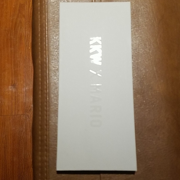 KKW eyeshadow palette - Picture 9 of 11